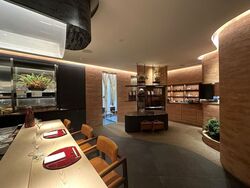 1 Nassim (D10), Retail #525943781